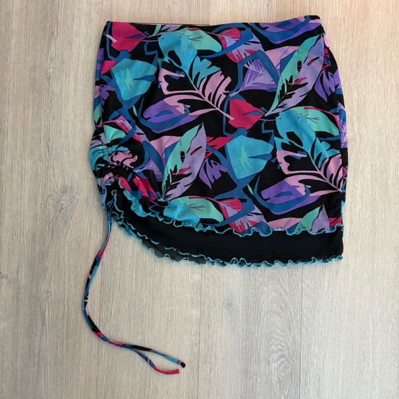 Wild Fable Womens Mesh Side Ruched Mini Skirt Large Black Tropical Leaf Print - Picture 7 of 16
